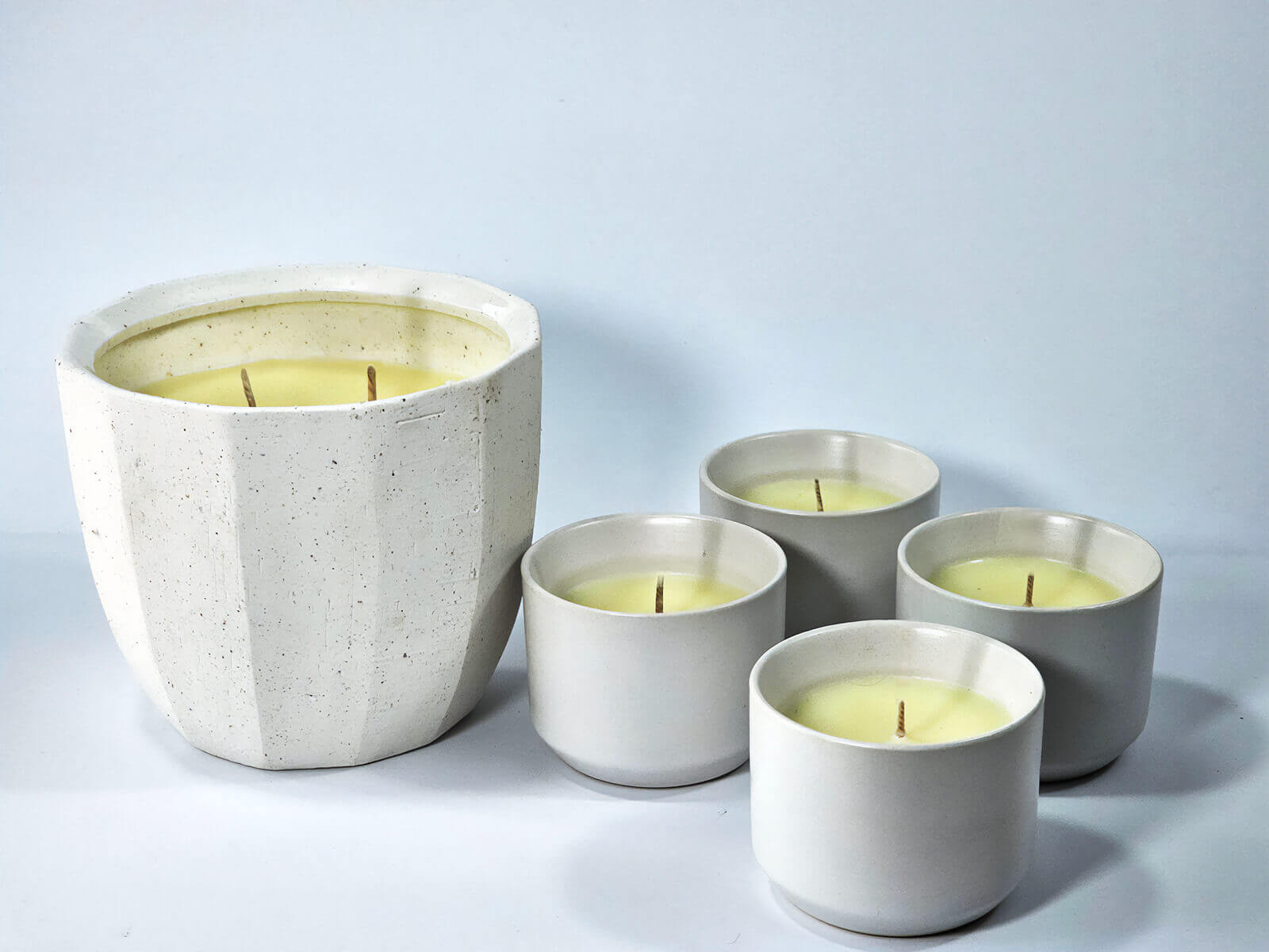 Discover our range of soy wax citronella candles in various sizes and colors, crafted from natural citronella plants. Find the perfect match for your outdoor haven. 